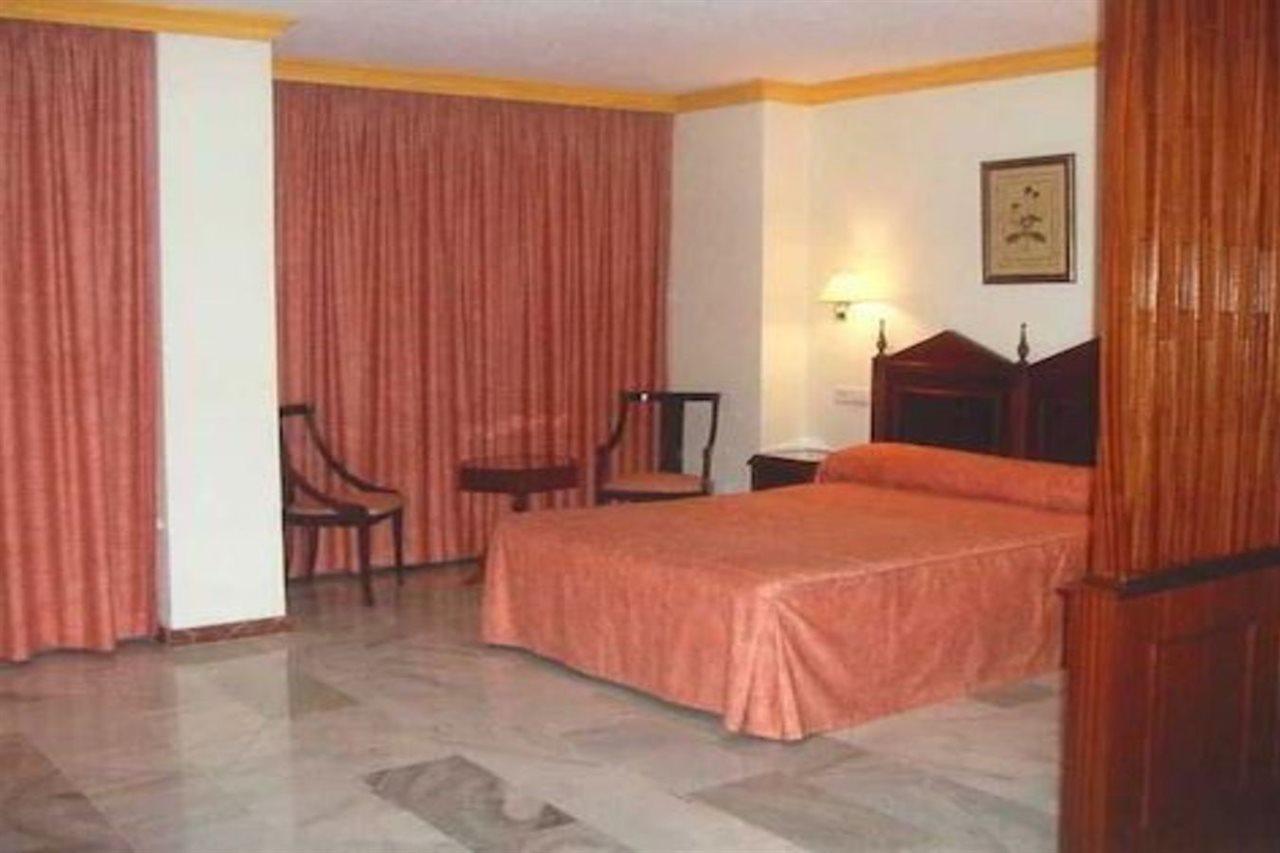 El Mirador Hotel 4*